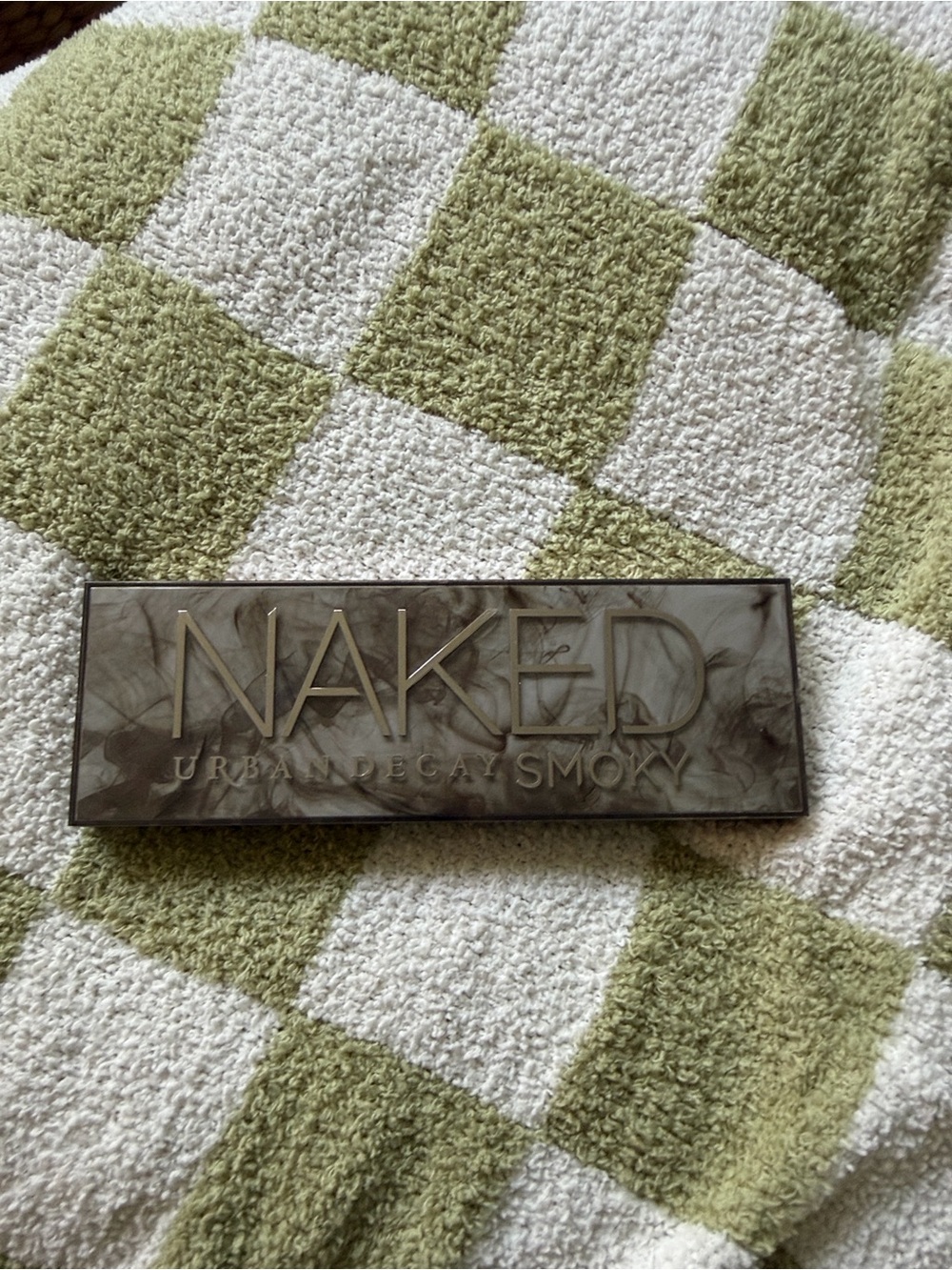 Urban Decay Naked Smoky Eyeshadow Palette - Smoky Taupe & Neutral Brown Tones
